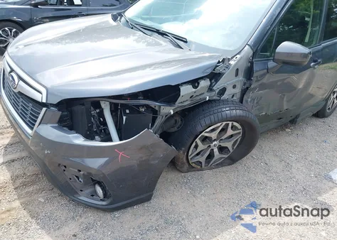 2021 Subaru Forester Premium z USA, uszkodzony, nr VIN JF2SKAFC5MH546473